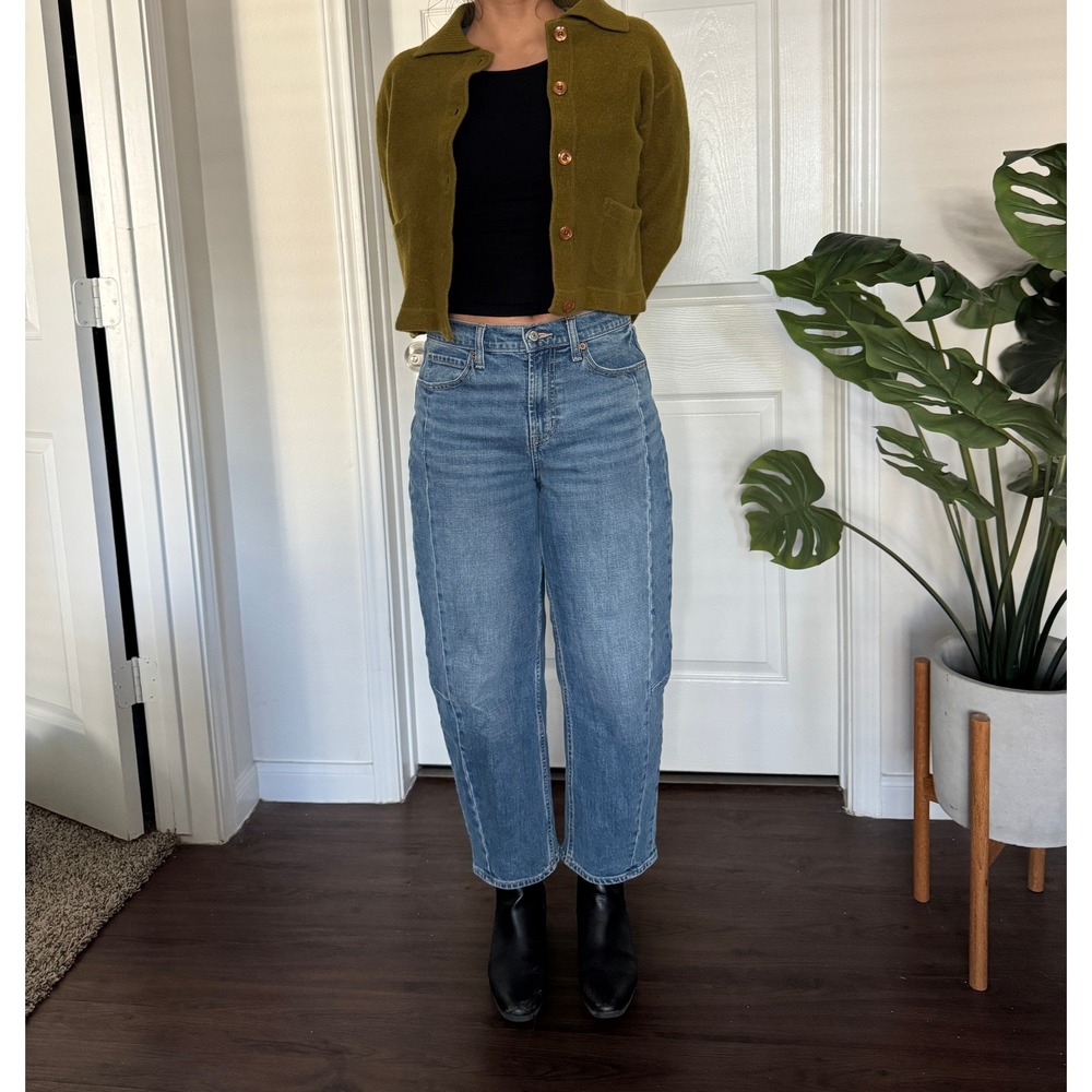 Old Navy High Rise Barrel Leg Jeans Size 6 Blue Medium Wash Cropped